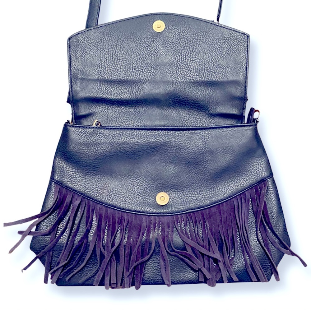 Fringe Crossbody bag - Picture 3 of 6